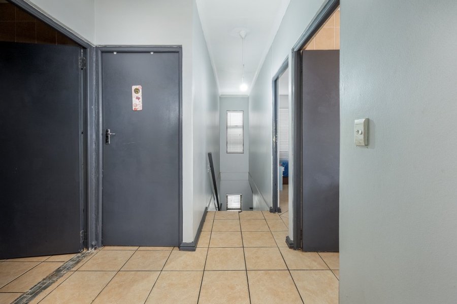 5 Bedroom Property for Sale in Hagley Western Cape